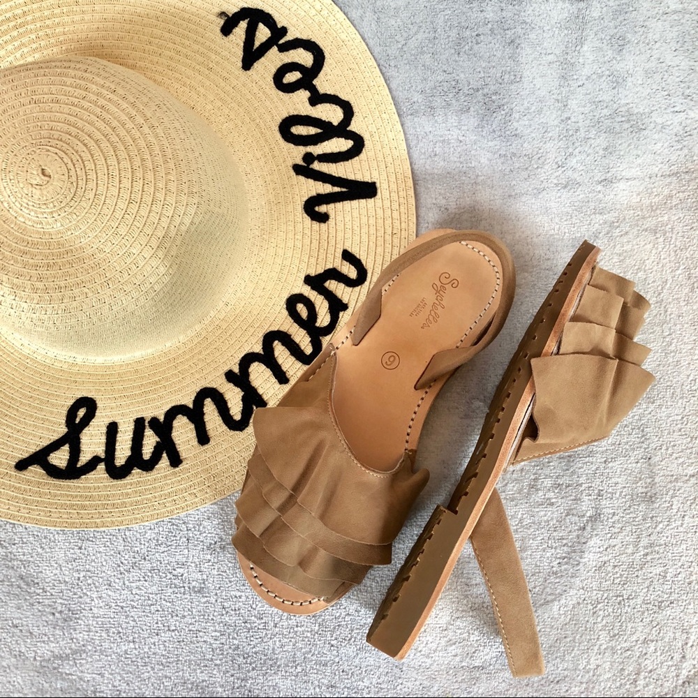 Seychelles Ruffled Suede Sandals 🌴 NWOB